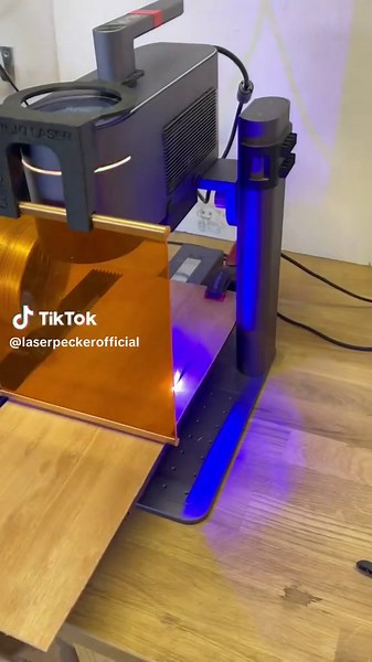 Make #personalizedlamp using #laserpecker4 #laserpecker #homedecor #lasercutting #woodworking #diyproject #craftingideas