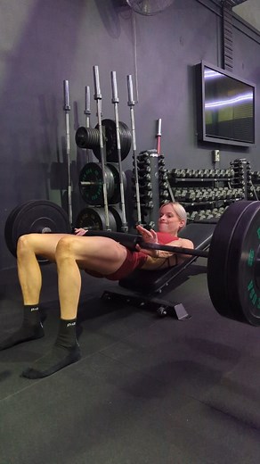 Two of my favorite things. Legs day and @fibreboost 😚 Code ANNA for 20% off the best protein bar you'll ever find. Follow my training program on my @trybe_fitness app 💥 #legsday #proteinbar #gymreels #fitnessreels #protein | Anna Davey