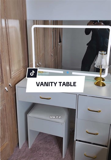 This is the perfect makeup vanity dressing table that can fit into any space. @YITAHOME Living #vanity #makeupvanity #vanitymirror #makeupdesk #tiktokmademebuyit