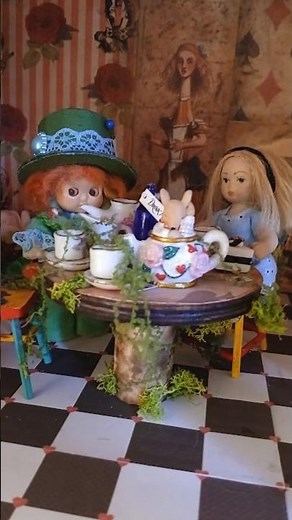 Alice In Wonderland Doll House Part 2 - Drink Me.