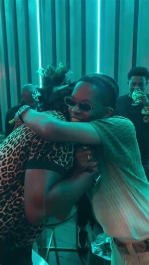 Sjava × Danya Devs and Uncool MC Showing Love At The Groove #samusicians #collaborationiskey 🇿🇦❤️👌🙌