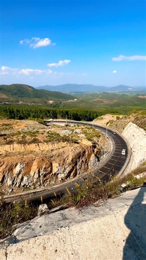 The Horseshoe Curve on An Khe Pass #ankhe #đèo #horseshoe