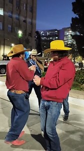 82K views · 775 reactions | Tutorial para aprender a bailar pasito duranguense con tres piedras al ritmo de los Reciclados del Norte | Pinolais | Facebook