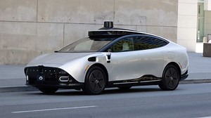 オートリブとテンサー、世界初の折り畳み式ステアリングを発表