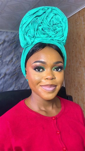 Bridal train makeup artist #makeupclass #tik_tok #foryoupage #goviral #makeup #transition