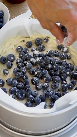 850K views · 10K reactions | This delicious Blueberry Coffee Cake is soft, tender, and loaded with blueberries. It’s made with sour cream, which makes it extra rich and fluffy. The cake features a delightful streusel on top, and cream cheese glaze. 癩 Check out this amazing recipe here: https://www.piesandtacos.com/blueberry-coffee-cake/ | Pies and Tacos | Facebook