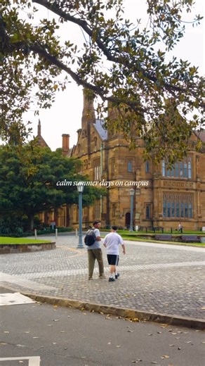 University of Sydney (USYD) on Instagram: "Summer at USYD 😎 #summervibes #campuslife #USYD"