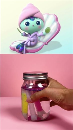 Using Glowsticks to Make a Cat-tastic Snow Globe | GABBY'S DOLLHOUSE