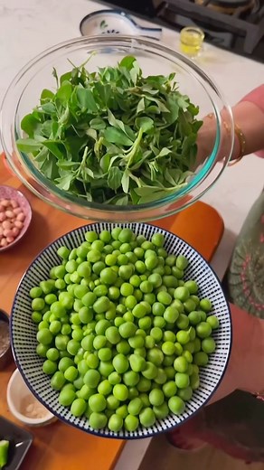 Meghna’s Food Magic on Instagram: "HEALTHY METHI MUTTER SABZI- What kind of texture do you enjoy in methi mutter malai sabzi? #GetFitWithMeghna Five reasons why you would want to have this sabzi regularly- 1. You know the health benefits of Fresh Methi leaves and fresh Mutter; especially this season 2. We have cleverly avoided cream and other high calorie ingredients by finding its substitutes 3. Just takes a few minutes to cook with very basic masalas ; 4. You can carry this in tiffin 5.. It’s 