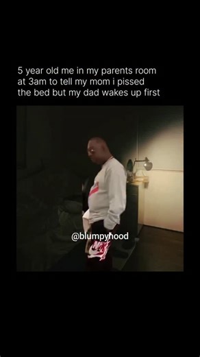 𝐁𝐋𝐔𝐌𝐏𝐘 𝐇𝐎𝐎𝐃 on Instagram: "Beetlejuice, whose real name is Lester Green, is a cult-favorite personality who became famous through The Howard Stern Show. He’s instantly recognizable for his short height, black glasses, and absolute zero-filter way of speaking. What made him legendary wasn’t jokes he planned, but how confidently he said the most random, incorrect, or outrageous things like they were straight facts. That unpredictability turned every appearance into comedy gold. Over time