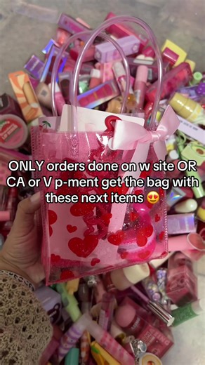 Valentine Scoop Bundle coming into the boutique! 😍💖 ONLY orders through w site, CA, Vennn, will get the bag with order. It has socks, straw topper, face mask, pen, hair clip, and lip gloss! 💌 @SP Beauty Boutique follow our boutique! 💋