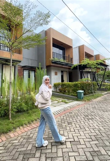 WAKTUNYA GENZ PUNYA RUMAH⁉️ cuma di @theoz.id beli rumah free Iphone 17 Pro📱🤩 Perumahan dengan vibes Australian dengan DP 10jt & cicilan start 2jt-an aja🏡✨ udah gitu dekat dengan kawasan kampus dan mall, idaman genz bgt ga tuh🤩🛍️✨ #theozmalang #malang #hunianmalang #perumahanmalang #infomalang