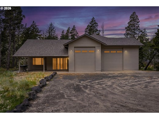 747 Pacific Dunes Dr, North Bend, OR 97459 - MLS 376648106 - Coldwell Banker
