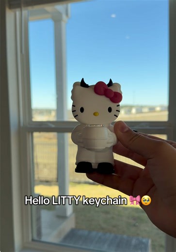The perfect keychain 🩷😏 #hellokitty #hellokittylover #keychain | keychain