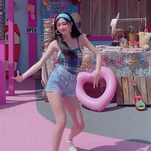 IVE 🌺 Gaeul 🌳 Crush 🙏🏻 Dance Challenge ⛲ Close UP 🔍 #ive #アイヴ #아이브 #DIVE #ダイヴ #다이브 #Gaeul #ガウル #秋ちゃん