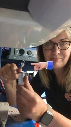 At work with me installing Cat6 ethernet cable for CCTV #vlog #cat6outdoor #tech #femaleengineer