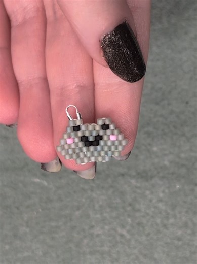 here's a new froggy charm!! this is one of my favorite patterns :p . . . #beading #beads #crafts #crafting #beadwork