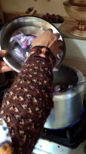 🍳 Keema bante hue thoda self-care 💚Apna khayal rakhna bhi zaroori hai ✨Chhoti baatein, badi imptance