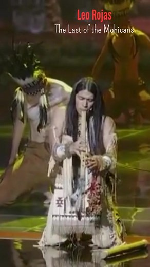 Leo Rojas em uma performance admirável💎👏 com todo seu talento, envolve, encanta e emociona o público ao interpretar com tanto sentimento a canção🎶 The Last of the Mohican🎶, um dos maiores sucessos do seu primeiro álbum, Spirit of the Hawk/2012🦅. Em Meishan- China- Julho/2018.👏👏👏 @leorojasofficial #leorojas #panflute #thelastofthemohicans #nativeflutes #musician #ecuador #nativepride #instrumental #music #china #performance #supertalent