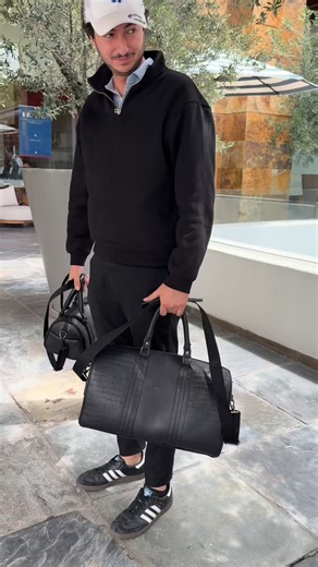 4.8K views · 40 reactions | ¿Cuál va más contigo?  La B002 clásica o la B002 mini. Ambas hechas con piel genuina, diseño funcional y el sello artesanal de JA Leather. Déjalo en comentarios, queremos saber cuál elegirías tú. #EstoEsMéxicoEnPiel #JALeather #HechoEnMéxico #AccesoriosDePiel #MaletasDePiel | JA Leather | Facebook