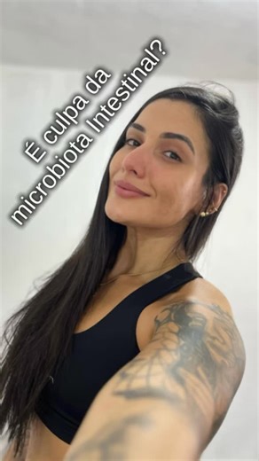 Yasmin Garcia - Emagrecimento/Compulsão alimentar/Nutrição on Instagram: "A ciência já provou: a saúde do intestino é peça-chave para emagrecer de forma natural e definitiva. Um intestino saudável regula hormônios da fome, melhora absorção de nutrientes e reduz inflamações. Aposte em fibras, proteínas magras, frutas, legumes e evite ultraprocessados: sua microbiota agradece! . Referências: Nature Reviews Gastroenterology & Hepatology (2019): Gut microbiota and obesity. Cell Host & Microbe (2021)