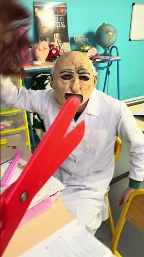 JE PENSAIS QUE C'ÉTAIT DE VRAIS CHEVEUX ! - PINK LILY