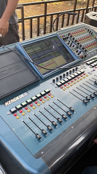 Mixer spek artis midas pro 2 kendedes sound system