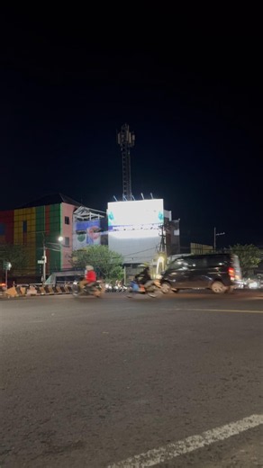 Pesona Perempatan Kenjeran Malam Hari