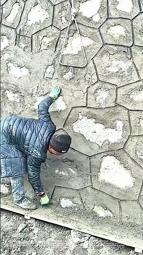 Texturing the Cast: The Tool That Writes on Wet Concrete