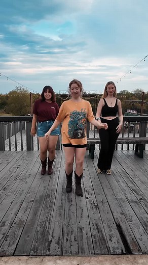 A little ✨tush push✨ song switch to @calebyoungmusic ‘s new single 🤠 Catch him live at @bucksbackyardtexas next Saturday! P.S. yes we modified and did walks instead of triples 😘 P.S.S get my shirt from @rockandrolldenim and use code tarab20 😍 | Tara Bianco