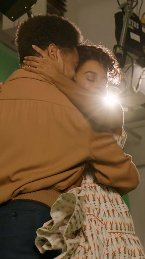 Go behind the scenes with us as we bring the colors and sounds of Cuba to Broadway at our photo shoot. 📸 Acompáñanos detrás de cámaras mientras llenamos Broadway con los vibrantes colores y ritmos de Cuba en esta sesión fotográfica. 📸 | Buena Vista Musical