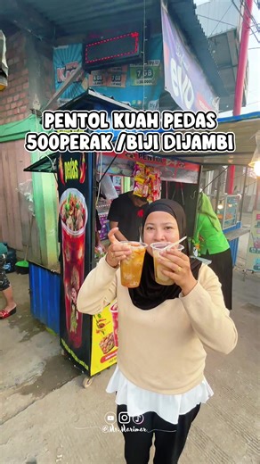 Yang suka jajan pentol, cobain pentol yang satu ini🫶🏻🤤 harga murce tapi dagingnya berasa bukan yang banyak tepung gitu Jam buka : 10.00-22.00 Lokasi :mayang #kulinerjambi #bakso #pentoljambi #januariasiknyamakan