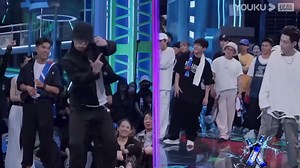 #HenryLau showed his abs! MT-POP said #LAYZhang always listened to the teammates! 😍#刘宪华 大秀腹肌！阮武明俊夸赞 #张艺兴 愿意倾听队员的意见！ 📺Watch SDC4 on YOUKU YouTube👉https://bit.ly/youkuofficial #StreetDanceofChinaS4 #这就是街舞 #这就是街舞4 🔥 #YOUKU #优酷 | 优酷Youku