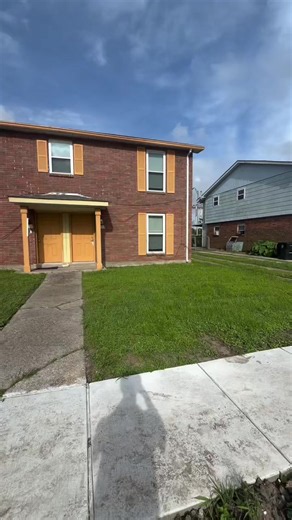 🏡 FOR RENT IN NEW ORLEANS, LA! 🌟 📍 4759 Francis Drive, New Orleans, LA 70127 💰 Rent: $1,295/month 📅 Available NOW! ✨ Looking for your next home? Check out this spacious rental! 🏠 Property Details: 🛏️ 3 Bedrooms 🛁 2 Bathrooms 🏡 Spacious two-story building 🌳 Front lawn and walkway 📍 Convenient New Orleans location 💰 Monthly Rent: $1,295 📩 Interested in this property? Send me a DM for more information or to inquire about scheduling a viewing! 📱 Call/Text: 1 (727) 204-6390 📧 Email: im