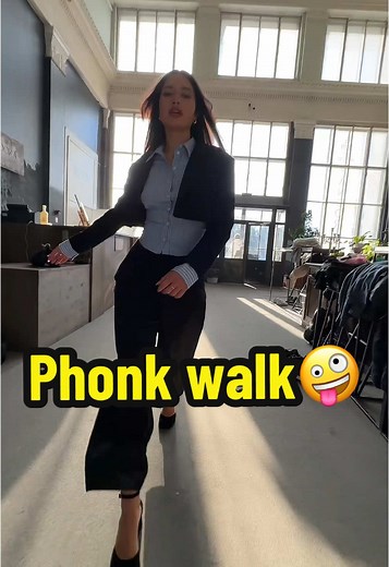 @ясько insane walk🤫😱 #dance #phonk #trend #dancemoves #viral #trending #foryou #fyp #music #walk #model #modeling