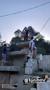 275K views · 11K reactions |  Oyez Oyez  petit exercice du matin facile  Enfin facile facile … 廊 une triple marche et toutes négatives  C’est à vous maintenant 﫵 The king Vidéo by Fujinami  | www.trial-club.com | Facebook