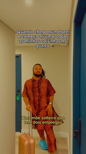 43K views · 1.1K reactions | Eu mesma toda vez que faço o mínimo! Mais uma vez o Apê Smart Studios salvando nossa vida em SP! Comece já a se hospedar de um novo jeito novo jeito, com estúdios equipados, design moderno e preços acessíveis. E tudo isso é feito de maneira inteligente e online! #fanfic #viagem #adultlife #pov #saopaulo | Orlando Beraldo | Facebook