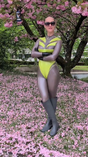 BlackForestBeauty on Instagram: "Es ist so schön, wenn das Warten endlich ein Ende hat und man die Früchte seiner Arbeit genießen darf. 🥰 Heute Abend startet meine erste eigene Party in der neuen Location in 77866 Rheinau mit ganz viel Latex! 😍 - Das Ganze mit Vivishine Polierstation und Pool! 😊 Und am 20. & 21. Juni sowie am 22. & 23. August veranstalte ich jeweils wieder meine Latexwochenenden mit zwei Partys an zwei aufeinanderfolgenden Tagen. Alle Partys beginnen jeweils um 19:30 Uhr und 