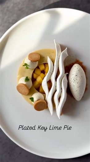 A tangy and refreshing lemon meringue pie, with fresh mango and earthy vanilla.😋😍