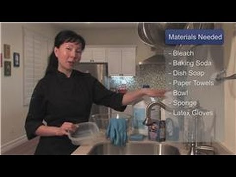 Cookware : How to Clean the Smell From Plastic Food Containers