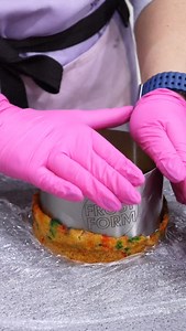 The only dangerous thing about this cake is how easy & stress free it was to make with Frost Form! 🤭☠️ Order Frost Form worldwide from the link in our Bio! 🩷 | Frost Form