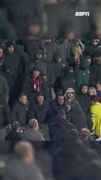 Onvrede bij de Feyenoord-supporters richting trainer Robin van Persie 🤬🗣️