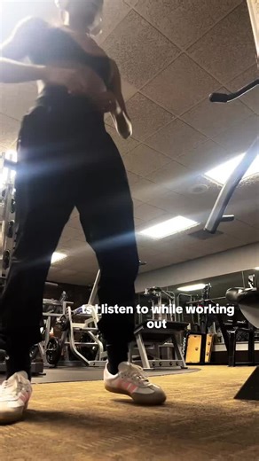 fit.dior (@fit.dior)’s video of workout music