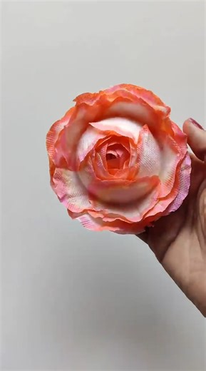 Create a beautiful rose flower using tissue paper – easy DIY