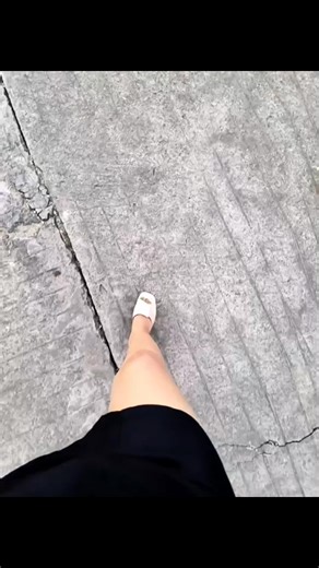 ပူဇော်ထိုက်သော ​​ေပါင်တံများထဲ ငါ့ပေါင်တံမပါခဲ့ဘူး🥴##ပူဇော်ထိုက်သောပေါင်တံများ #cherry_berry🍒 #fyp #trendingvideo