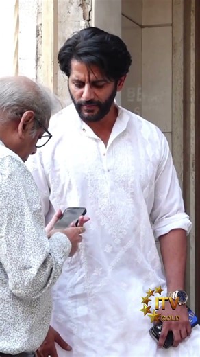 The prayer meet for Mahendra Bohra saw a steady stream of family and industry colleagues