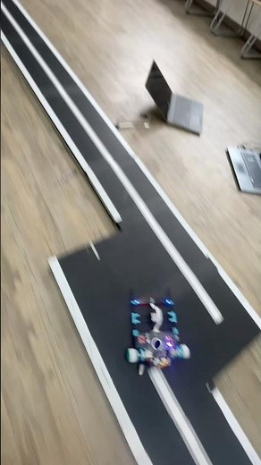 The qualifying round of the MCR line-following robot competition at EIU
