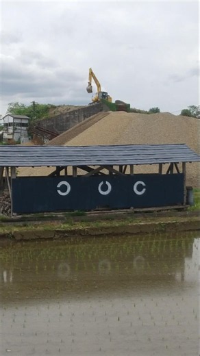 A Landolt ring is drawn on the hut!