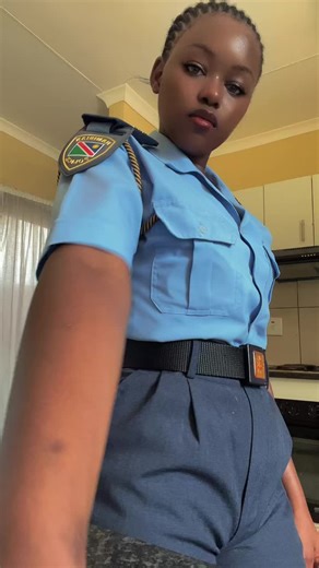 Let’s go koliks, the bread won’t put itself on the table#womeninuniform