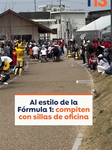 ¿Y esos Ferrari? 🏎️ Trabajadores en Japón participaron en una peculiar carrera anual de sillas de oficina en Kyotanabe. El evento, fundado en 2010, se inspiró en el recuerdo de infancia de su creador, Tsuyoshi Tahara, de cuando un profesor lo regañó por jugar con una silla de oficina, según declaró a CNN . Más en T13.cl.